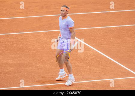 Rafael Nadal spielte 2024 Tennis auf dem Tonplatz in Spanien Stockfoto