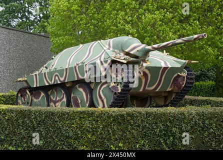 Bayeux, Frankreich - 28. April 2024: Jagdpanzer 38t deutscher Panzerzerstörer (Hetzer). Es ist einer der meisten Panzermörder im Zweiten Weltkrieg. Selektiver lichtwellenleiter Stockfoto