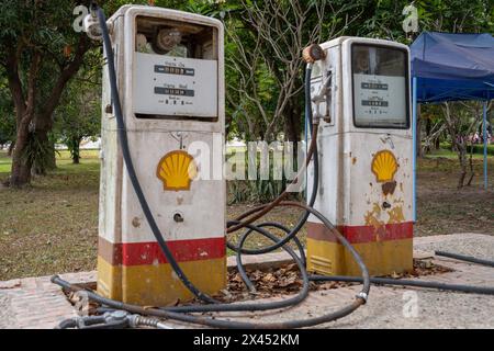 Eine Benzin- oder Dieselpumpe von Luang Prabang in Laos Asien Stockfoto