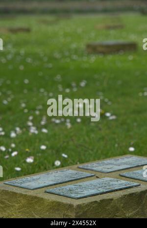 Lesneven, Frankreich - 7. April 2024: Dieser Kriegsfriedhof in Ploudaniel-Lesneven beherbergt die Gräber von über 5831 Soldaten, die während der Zweiten Welt getötet wurden Stockfoto