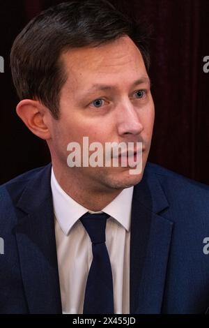 Porträt von Francois-Xavier Bellamy, Mitglied des Europäischen Parlaments und Parteivorsitzender von Les Republicains bei der Europawahl, bei einer Wahlveranstaltung Stockfoto