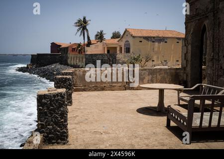 Nicolas Remene/Le Pictorium - Ile de Goree au, Senegal. April 2024. Senegal/Dakar/Goree Island - Blick vom Hinterhof des ehemaligen Gouvernements Goree in Senegal, 23. April 2024. Quelle: LE PICTORIUM/Alamy Live News Stockfoto