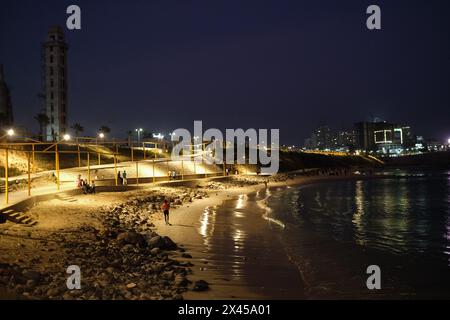 Dakar, Senegal. April 2024. © Nicolas Remene/Le Pictorium/MAXPPP - Dakar 19/04/2024 Nicolas Remene/Le Pictorium - 19/04/2024 - Senegal/Dakar/Dakar - Plages et amenagements le Long de la Corniche ouest de Dakar au Senegal, le 19. april 2024. - Valeurs ACtuelles out, no jdd, jdd out, RUSSIA OUT, NO RUSSIA OUT #norussia/19/04/2024 - Senegal/Dakar/Dakar - Strände und Einrichtungen entlang der westlichen Corniche von Dakar, Senegal, 19. April 2024. Quelle: MAXPPP/Alamy Live News Stockfoto