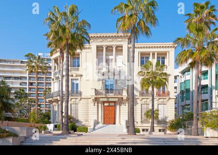 Cannes, Frankreich - 25. März 2019: La Malmaison ist eine Kunstgalerie in einem ehemaligen Hotel mit Einzelausstellungen von Künstlern des 20. Und 21. Jahrhunderts. Stockfoto