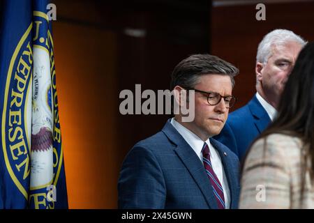 Washington, Usa. April 2024 30. Sprecher des House Mike Johnson, R-LA, bei seiner wöchentlichen Pressekonferenz im US-Kapitol in Washington, DC am Dienstag, den 30. April 2024. Foto: Annabelle Gordon/UPI. Quelle: UPI/Alamy Live News Stockfoto