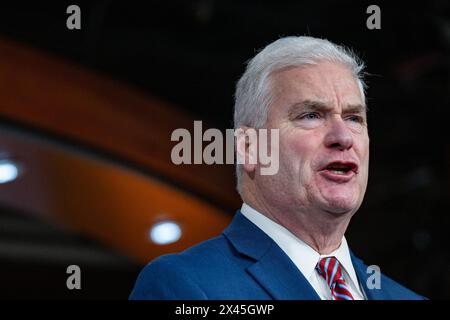 Washington, Usa. April 2024 30. US-Repräsentant Tom Emmer, R-MN, bei der wöchentlichen Pressekonferenz des US-amerikanischen Kapitols in Washington, DC am Dienstag, den 30. April 2024. Foto: Annabelle Gordon/UPI. Quelle: UPI/Alamy Live News Stockfoto