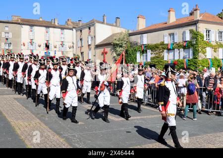 Le Dorat, Frankreich. Soldaten der napoleonischen Garde während der Septennial-Ästensionen von Dorat, die die Reliquien des Heiligen Israel und des Heiligen Theo feiern Stockfoto