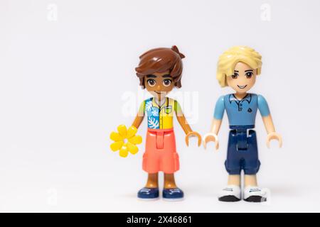 Lemberg, Ukraine - 29. April 2024: LEGO Friends Jungen Minifiguren Stockfoto