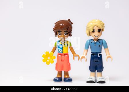 Lemberg, Ukraine - 29. April 2024: LEGO Friends Jungen Minifiguren Stockfoto