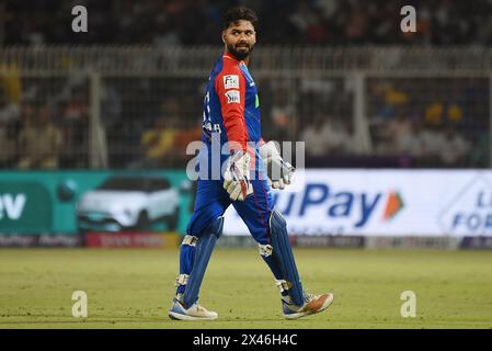 Kalkutta, Indien. April 2024. Die Rishabh Pant von Delhi Capitals reagiert auf das Cricket-Spiel der Indian Premier League (IPL) 20 zwischen den Kalkutta Knight Riders und Delhi Capitals. Am 29. April 2024 in Kalkutta City, Indien. (Foto: Dipa Chakraborty/Eyepix Group/SIPA USA) Credit: SIPA USA/Alamy Live News Stockfoto