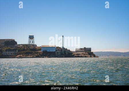 Sonniger Tagesblick auf Alcatraz Island, San Francisco Bay Stockfoto