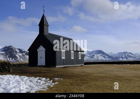 Die alte hölzerne Pfarrkirche Budakirkja in der Nähe von Budir, West Island Stockfoto