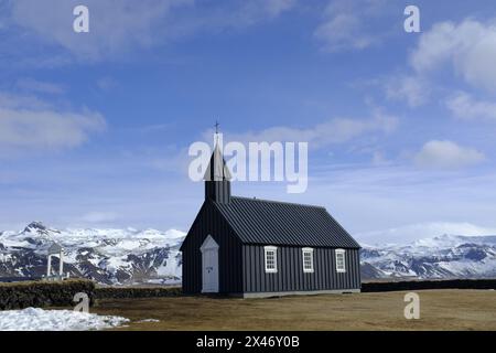 Die alte hölzerne Pfarrkirche Budakirkja in der Nähe von Budir, West Island Stockfoto