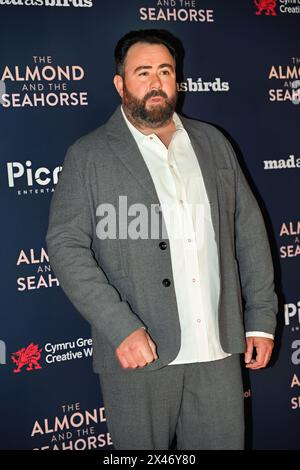 LONDON, ENGLAND - APRIL 30: Celyn Jones nimmt am 30. April 2024 an der britischen Premiere von The Almond and the Seahorse im Vue West End Teil. Stockfoto