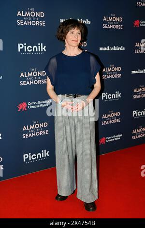 LONDON, ENGLAND – APRIL 30: Louise Brealey nimmt am 30. April 2024 an der britischen Premiere von The Almond and the Seahorse im Vue West End Teil. Stockfoto