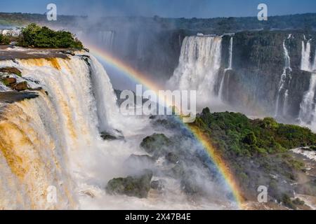 Sie sind größer als die Niagarafälle (und viermal so breit), was Eleanor Roosevelt dazu veranlasste, bei ihrem ersten Anblick zu rufen: „Armes Niagara!“. Techni Stockfoto