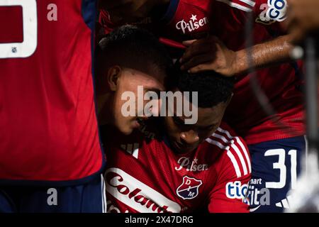 Medellin, Kolumbien. April 2024. Deportivo Independiente Medellin's Miguel Angel Monsalve feiert ein Tor beim CONMEBOL Sudamericana Spiel zwischen Deportivo Independiente Medellin und Defensa y Justicia in Medellin, Kolumbien, 25. April 2024. Foto: Camilo Moreno/Long Visual Press Credit: Long Visual Press/Alamy Live News Stockfoto