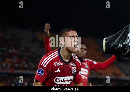 Medellin, Kolumbien. April 2024. Deportivo Independiente Medellin's Miguel Angel Monsalve feiert ein Tor beim CONMEBOL Sudamericana Spiel zwischen Deportivo Independiente Medellin und Defensa y Justicia in Medellin, Kolumbien, 25. April 2024. Foto: Camilo Moreno/Long Visual Press Credit: Long Visual Press/Alamy Live News Stockfoto