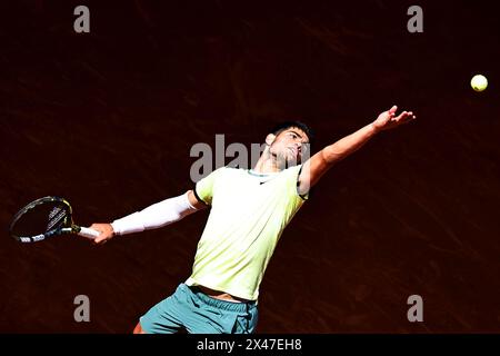 Madrid, Spanien. April 2024 30. Carlos Alcaraz (ESP) Tennis : Carlos Alcaraz im Einzel-Achtelfinale gegen Jan-Lennard Struff auf der ATP Tour Masters 1000 'Mutua Madrid Open Tennis Turnier' bei der Caja Magica in Madrid, Spanien . Quelle: Mutsu Kawamori/AFLO/Alamy Live News Stockfoto