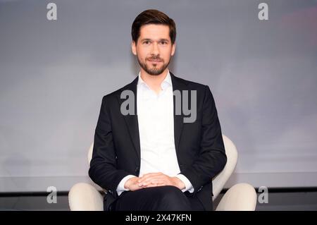 Vassili Golod in der ARD-Talkshow maischberger im Studio Berlin Adlershof. Berlin, 30.04.2024 *** Vassili Golod in der ARD Talkshow maischberger im Studio Berlin Adlershof Berlin, 30 04 2024 Foto:XT.xBartillax/xFuturexImagex maischberger3004 4416 Stockfoto