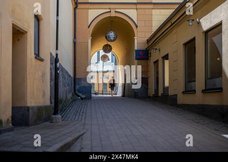 Historischer Stadtblock von Knäppingsborg im Frühjahr in Norrköping, Schweden. Dieser Stadtblock war im 18. Jahrhundert eine ehemalige Mühlen- und Snusfabrik. Stockfoto