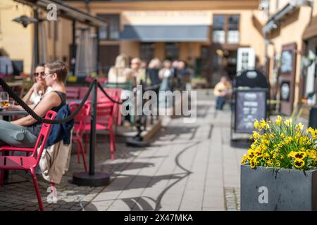 Historischer Stadtblock von Knäppingsborg im Frühjahr in Norrköping, Schweden. Dieser Stadtblock war im 18. Jahrhundert eine ehemalige Mühlen- und Snusfabrik. Stockfoto