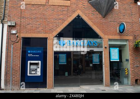 Maidenhead, Großbritannien. April 2024. Die Barclays Bank in Maidenhead, Berkshire, ist nun endgültig geschlossen. Kredit: Maureen McLean/Alamy Stockfoto