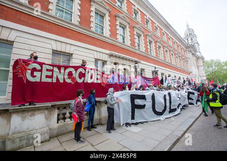 London, England, Großbritannien. Mai 2024. Pro-palästinensische Demonstranten blockieren die Eingänge des Geschäfts- und Handelsministeriums in Westminster in einem Protest, der die Regierung aufruft, Waffenverkäufe an Israel zu stoppen. (Kreditbild: © Tayfun Salci/ZUMA Press Wire) NUR REDAKTIONELLE VERWENDUNG! Nicht für kommerzielle ZWECKE! Stockfoto