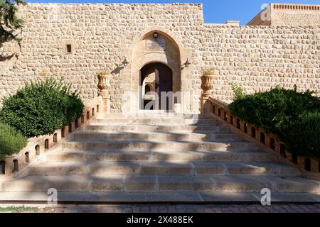 Eintritt zum Kloster Saint Ananias, bekannt als Deyrulzafaran oder Safran Kloster, Mardin, Türkei Stockfoto