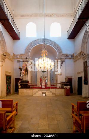 Kloster des Heiligen Ananias, bekannt als Deyrulzafaran oder Safrankloster, Kirchenaltar, Mardin, Türkei Stockfoto