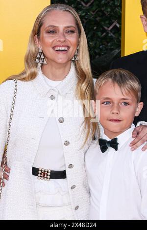 HOLLYWOOD, LOS ANGELES, KALIFORNIEN, USA - APRIL 30: Teresa Palmer und Son Bodhi Rain Webber kommen zur Los Angeles Premiere von Universal Pictures' 'The Fall Guy', die am 30. April 2024 im Dolby Theatre in Hollywood, Los Angeles, Kalifornien, USA stattfindet. (Foto: Xavier Collin/Image Press Agency) Stockfoto