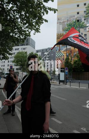 Paris, Frankreich. Mai 2024. Mehrere Gruppen treffen sich zu einem libertären Marsch vor den Hauptdemonstrationen in Paris. (Foto: Joao Daniel Pereira/SIPA USA) Credit: SIPA USA/Alamy Live News Stockfoto