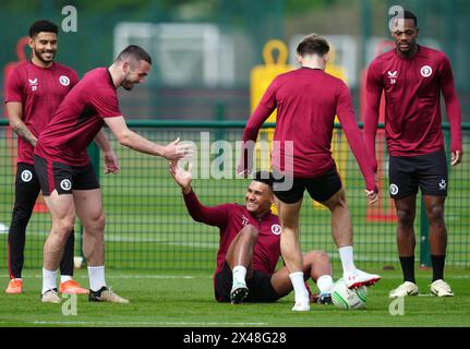 Aston Villa's Ollie Watkins und John McGinn während eines Trainings im Bodymoor Heath Training Centre, Birmingham. Bilddatum: Mittwoch, 1. Mai 2024. Stockfoto