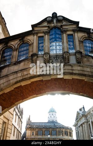 Das berühmte Wahrzeichen von Oxford „Bridge of Seufzer“ („Hertford Bridge“), ein Skyway, der zwei Quadrangles des Hertford University College mit der Sheldonia verbindet Stockfoto