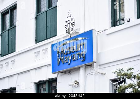 Museum Wayang Dutch Kolonialgebäude und Fahrradverleih in der Altstadt. Jakarta, Indonesien, 1. Mai 2024 Stockfoto