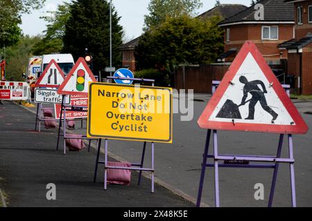 Beschilderung bei Road Works, Duddeston, Birmingham, West Midlands, Großbritannien Stockfoto