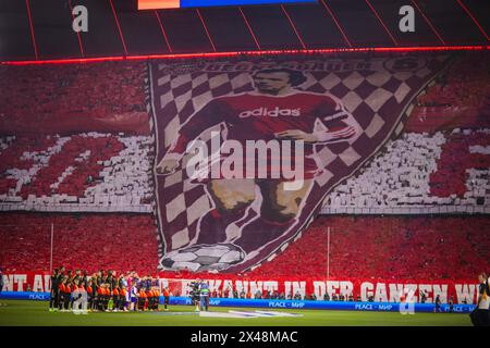 München, Deutschland. 30. April 2024. Choreo für Franz Beckenbauer FC Bayern München - Real Madrid FC Bayern München - Real Madrid 30.04.2024 Copyright ( Stockfoto