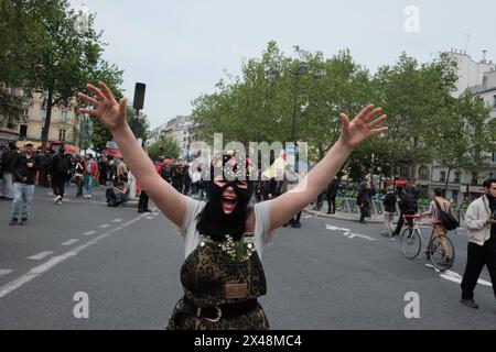 REKORDDATUM NICHT ANGEGEBEN Mai Protest in Paris verschiedene Gewerkschaften treffen sich in Paris zum Internationalen Arbeitstag. Die Demonstration, eine Konvergenz sozialer, ökologischer und feministischer Kämpfe sowie ein Eintreten für Freiheiten, beginnt am Place de la RÃ publique und macht sich auf den Weg zum Place de la Nation. Die Prozession entlang des Boulevard Voltaire symbolisiert die kollektive Stärke der Arbeiter und ihren anhaltenden Kampf für Rechte und Anerkennung. Paris Frankreich Copyright: XJoaoxDanielxPereirax Stockfoto