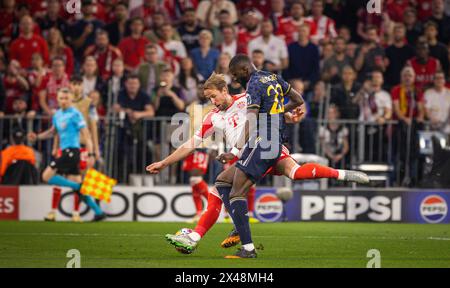 München, Deutschland. 30. April 2024. Harry Kane (München) Antonio Rüdiger (Real) FC Bayern München - Real Madrid FC Bayern München - Real Madrid 30.04.20 Stockfoto