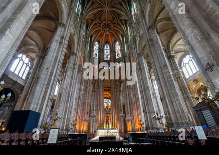 Gewölbe des Chors mit hängendem Schlussstein. Die Kirche St. Eustache (Eglise St-Eustache) ist eine Kirche im 1. Arrondissement von Paris. F Stockfoto