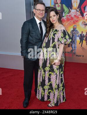 Hollywood, Usa. April 2024 30. HOLLYWOOD, LOS ANGELES, KALIFORNIEN, USA – APRIL 30: Christian Slater und seine Frau Brittany Lopez kommen zur Los Angeles Premiere von Netflix 'Unfrosted' am 30. April 2024 im Egyptian Theatre Hollywood in Hollywood, Los Angeles, Kalifornien, USA. ( Quelle: Image Press Agency/Alamy Live News Stockfoto