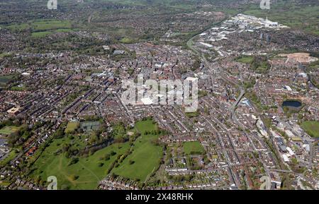 Blick aus der Vogelperspektive auf das Stadtzentrum von Macclesfield über den South Park Stockfoto