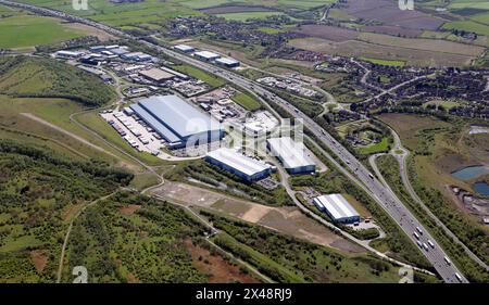 Luftaufnahme des Industriegebiets an der Anschlussstelle 29a der Autobahn M1 in Markham Vale, Duckmanton bei Chesterfield Stockfoto