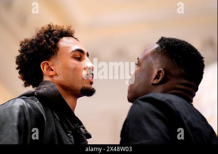 Ben Whittaker (links) und Ezra Arenyeka treten während einer Pressekonferenz im Ballroom 1901 in Andaz London zusammen. Bilddatum: Mittwoch, 1. Mai 2024. Stockfoto