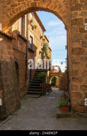 Ein Blick auf Civita di Bagnoregio, die sterbende Stadt. Stockfoto