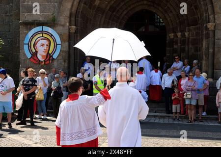 Le Dorat, Frankreich. Septenniale Äußerungen von Dorat, die die Reliquien des Heiligen Israel und des Heiligen Theobald feiern. Limousin-Äußerungen sind religiöse und Stockfoto