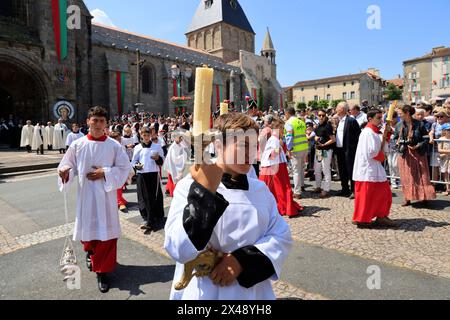 Le Dorat, Frankreich. Septenniale Äußerungen von Dorat, die die Reliquien des Heiligen Israel und des Heiligen Theobald feiern. Limousin-Äußerungen sind religiöse und Stockfoto