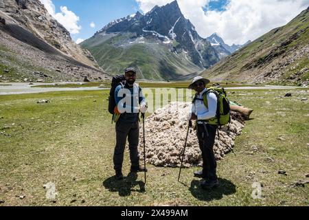 Wunderschöne Landschaften rund um Denora, Warwan Valley, PIR Panjal Range, Kaschmir, Indien Stockfoto