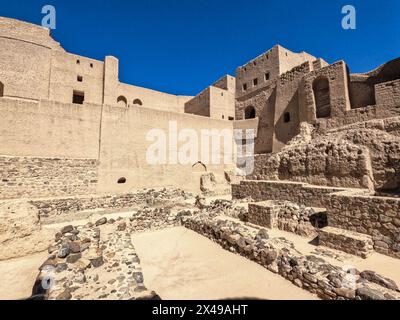 Blick auf das UNESCO-Weltkulturerbe Bahla Fort, Bahla, Oman Stockfoto