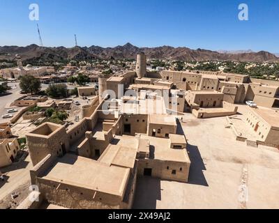 Blick auf das UNESCO-Weltkulturerbe Bahla Fort, Bahla, Oman Stockfoto